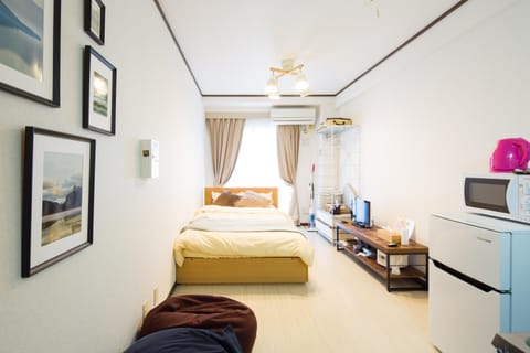 Bed, TV and multimedia, Bedroom, minibar, air conditioner