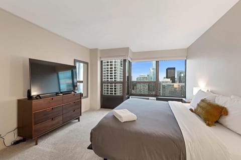 2bd River North Condo with Million Dollar Views! condo Apartment in River North