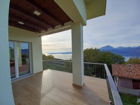 Garda Lake Panorama Villa with Garden & BBQ Villa in San Zeno di Montagna