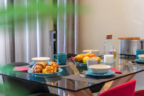 Dining area, Breakfast