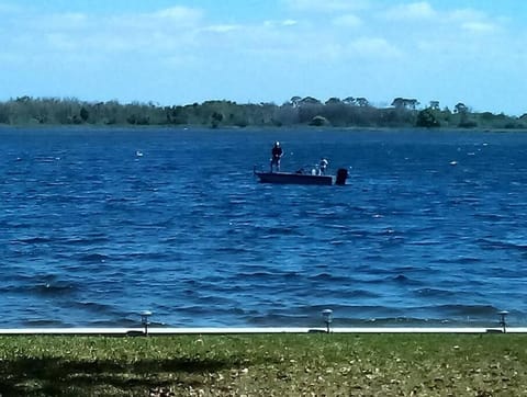 Waterfront Glamping Near Orlando Casa in Auburndale