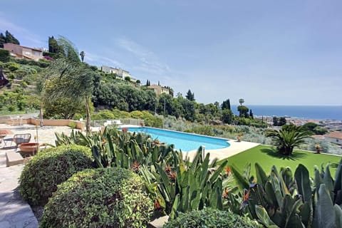 Villa Nostrodamo Villa with panoramic sea view Chalet in Antibes
