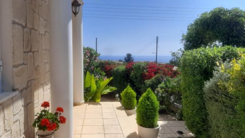 Villa Best Holiday- breathtaking sea views, amazing garden, private pool, BBQ, next to CORAL BAY, Lower Peyia, Paphos Chalet in Peyia
