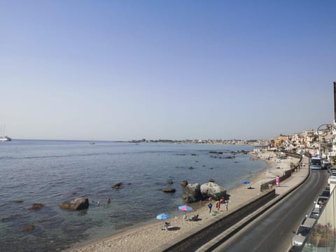 Neighbourhood, Natural landscape, Balcony/Terrace, Beach, City view, Location