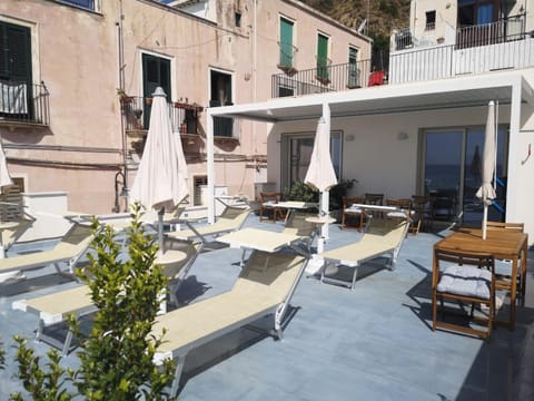 Patio, Balcony/Terrace, Balcony/Terrace, Living room, Seating area, sunbed