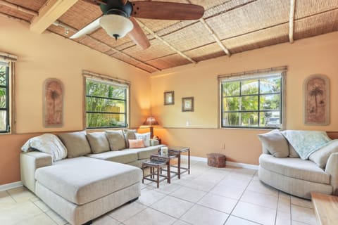Idyllic Sarasota Getaway with Private Backyard Patio Haus in Sarasota
