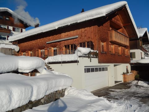 Facade/entrance, Winter