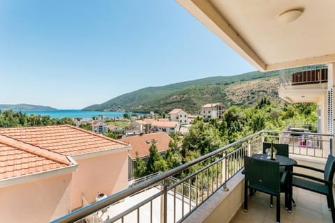 Apartments Lille Apartment in Dubrovnik-Neretva County