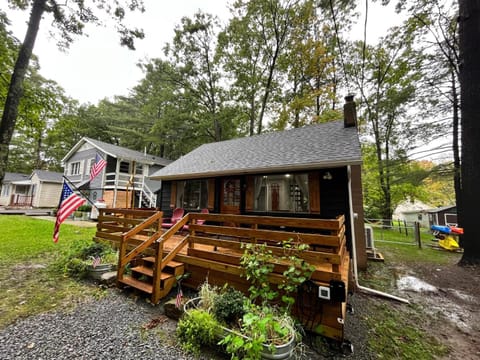 Wally's Cottage Country House in Lake Wallenpaupack