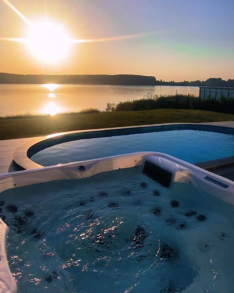 Natural landscape, Hot Tub, Lake view, Pool view, River view, Swimming pool, Sunrise, Sunset