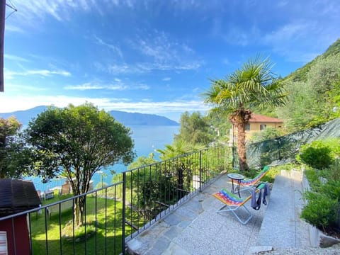 View (from property/room), Garden view, Lake view