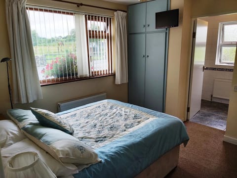Valley Lodge Room Only Guest House Alojamiento y desayuno in County Mayo