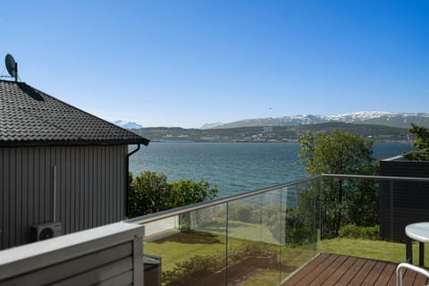Seaview studio w/terrace&parking Eigentumswohnung in Tromso