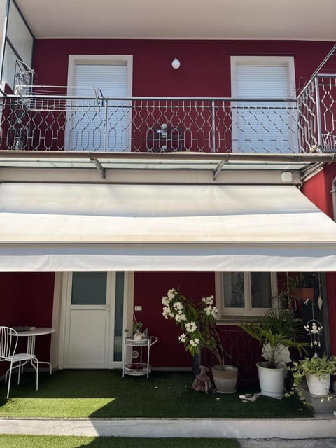 Property building, Balcony/Terrace