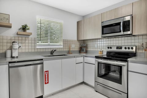 Kitchen or kitchenette, dishwasher, minibar, pet friendly, stove