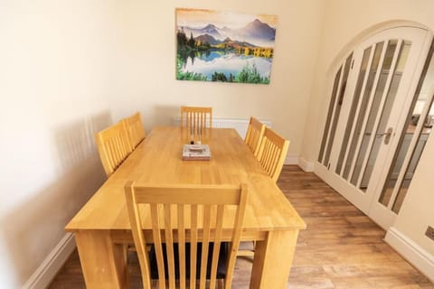 Stunning Holiday Home - Puddleduck - Centre of Coniston House in Coniston