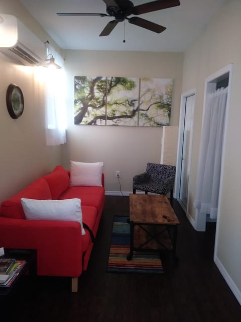 Cozy House Addition Welcomes All Travelers. Haus in Largo