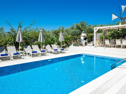 Lovely villa in Adelianos Kampos with private pool Villa in Rethymno