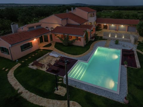 Luxurious villa in Skabrnje with swimming pool Villa in Zadar County