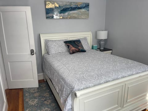 Boston Luxury Condo Style Rooms shared space Alojamiento y desayuno in Quincy