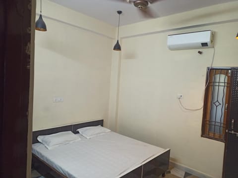 Om sai bhawan Apartment in Varanasi