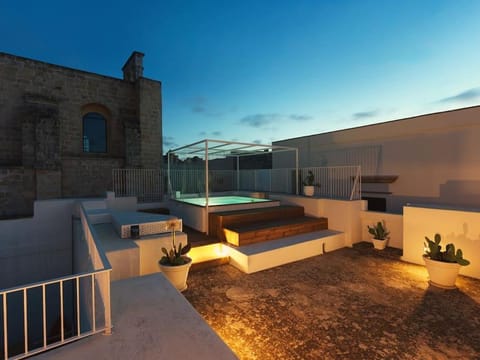 Palazzo dei Gigli Puglia - house with heatable rooftop-Pool House in Ugento