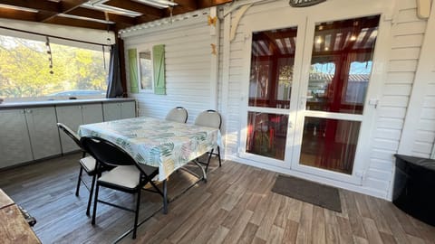 Spacieux Bungalow tout confort Oasis Village 5 étoiles Campground/ 
RV Resort in Roquebrune-sur-Argens