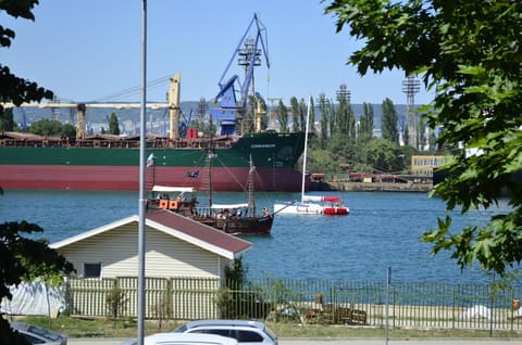 City view, Sea view