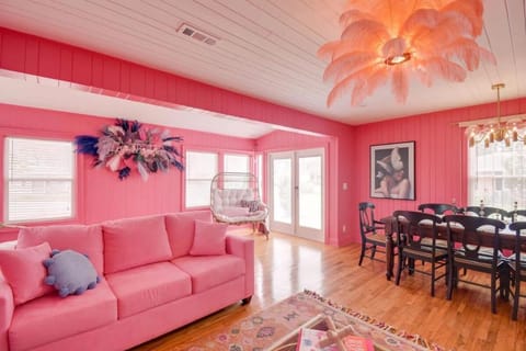 Inn the Pink One-in-a-Million Vacation Home Haus in North Myrtle Beach
