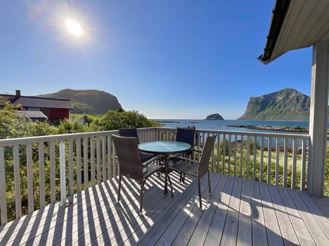 Property building, Nearby landmark, Natural landscape, Balcony/Terrace, Mountain view, Sea view