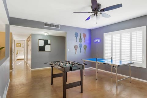 Pool, Fire Pit, Ping-Pong House in Tanque Verde