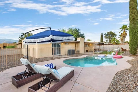 Pool, Fire Pit, Ping-Pong Maison in Tanque Verde