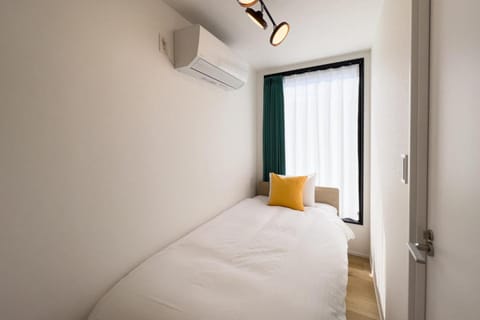 Bed, Bedroom, air conditioner