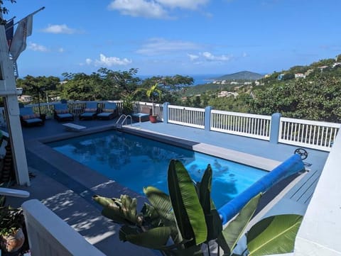 Private cottage, large private pool, great views ! Villa in Virgin Islands (U.S.)