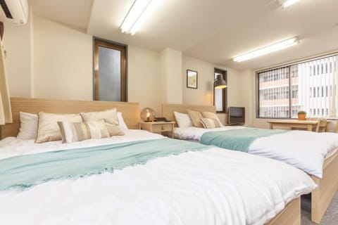 Bed, Seating area, Bedroom, air conditioner