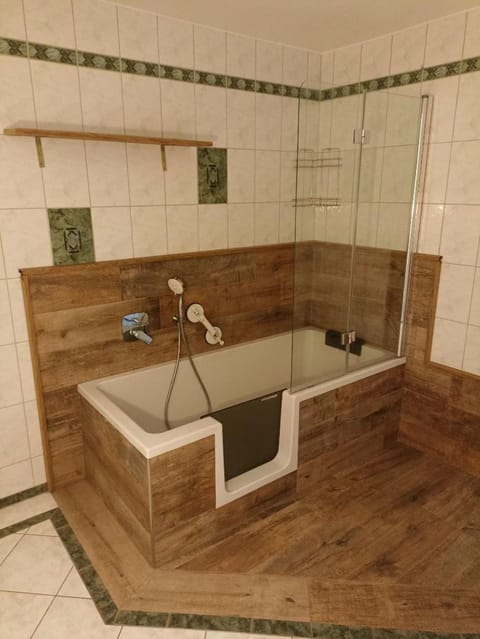 Bathroom, Bath