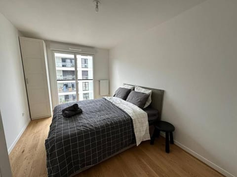 Luxurious 3 Bedroom minutes from center Copropriété in Clichy