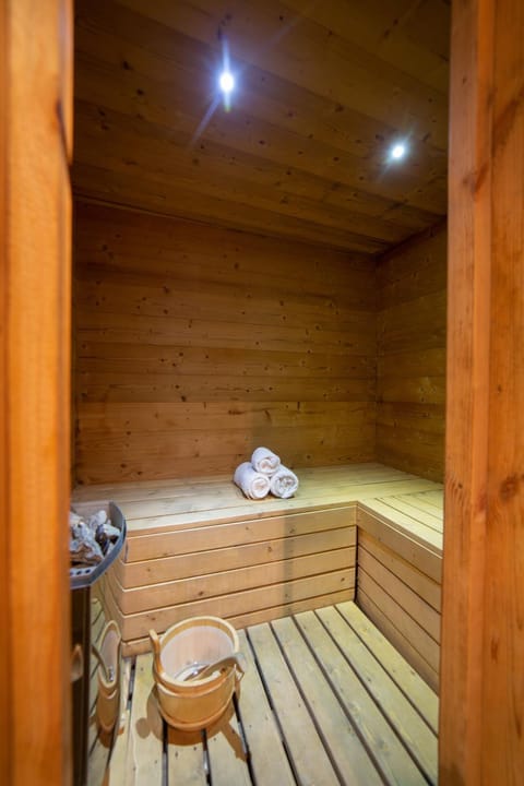 Sauna, towels