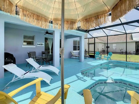 - GREAT VALUE- pool, free spa heat. Resort in Poinciana