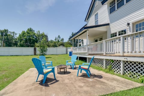 Spacious Grove Home Rental Yard Games, Fire Pit! House in Grove