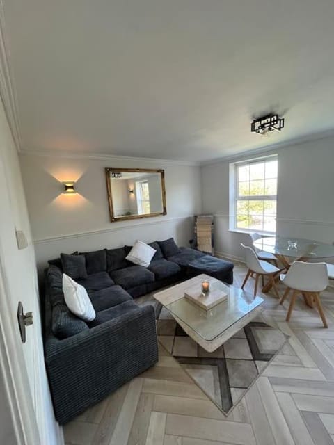 Stylish Penarth Marina Apartment Apartment in Cardiff