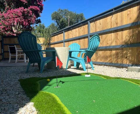 Patio, Minigolf, Evening entertainment