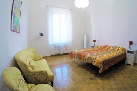 GABRY'S Cozy 3-bedroom big apartment near city center & station Apartment in Livorno