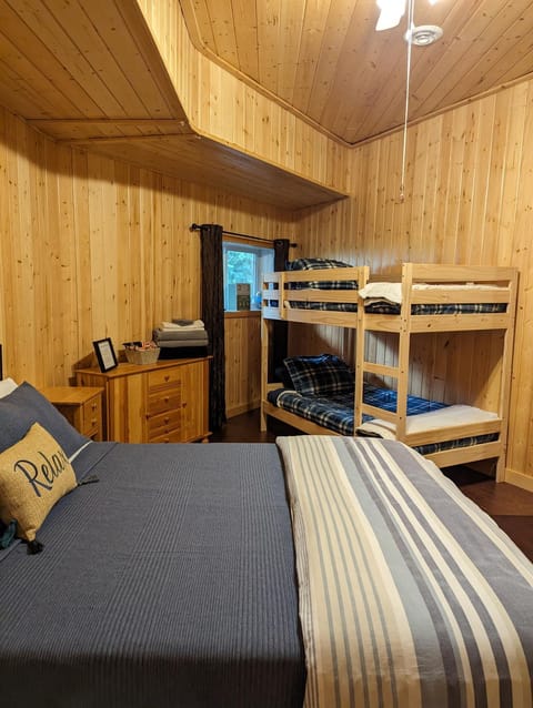 Sundance Country Lodge B&B Bed and Breakfast in Yellowhead County