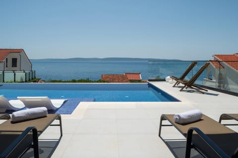 Patio, Day, View (from property/room), Balcony/Terrace, Pool view, Swimming pool, sunbed