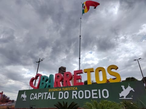 Apto Mobiliado Ar Cond Residencial Rios Condominio in Barretos