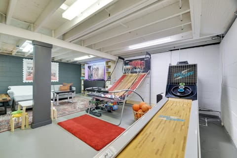 Property building, Game Room, TV and multimedia