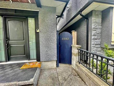 Charming 1BR near Metrotown DT Burnaby/ Vancouver House in Vancouver