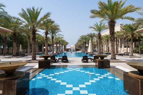 Grandeur Resort on Palm I Close to Zaabeel Hotel I Private Beach and Pool Apartamento in Dubai
