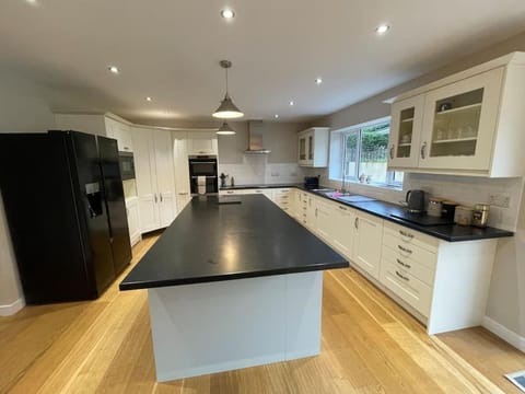 Modern and cosy 4 bedroom home in the Mendip Hills, North Somerset House in Sedgemoor